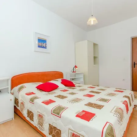 Apartments Bee Maja