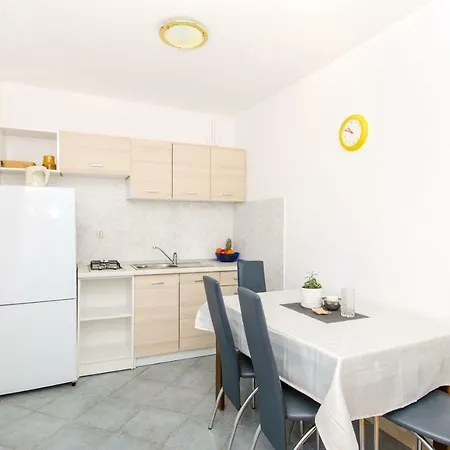 Bee Maja Apartament *